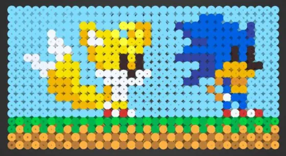 Sonic og Tails som Sonic-mønster for perleplater, ferdig perlet og strøket